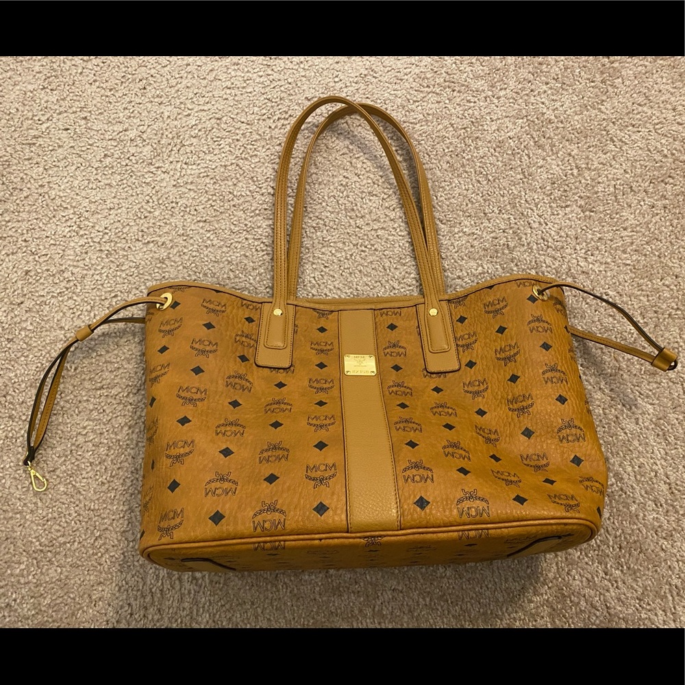 ❤️sale❤️MCM Liz Medium Reversible Tote